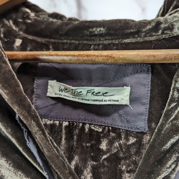 Free People Top Womens XS Brown Crushed Velvet Button Up We The Free Marianne - Picture 4 of 15